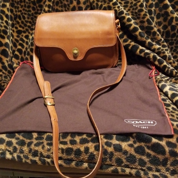 Coach Handbags - 🥨VINTAGE COACH BAG🥨